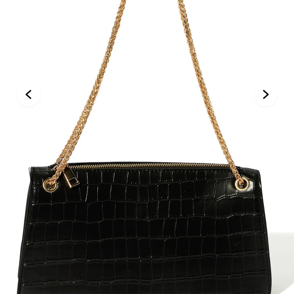 Elegant Black Croc-Embossed Bag with Gold Chain
